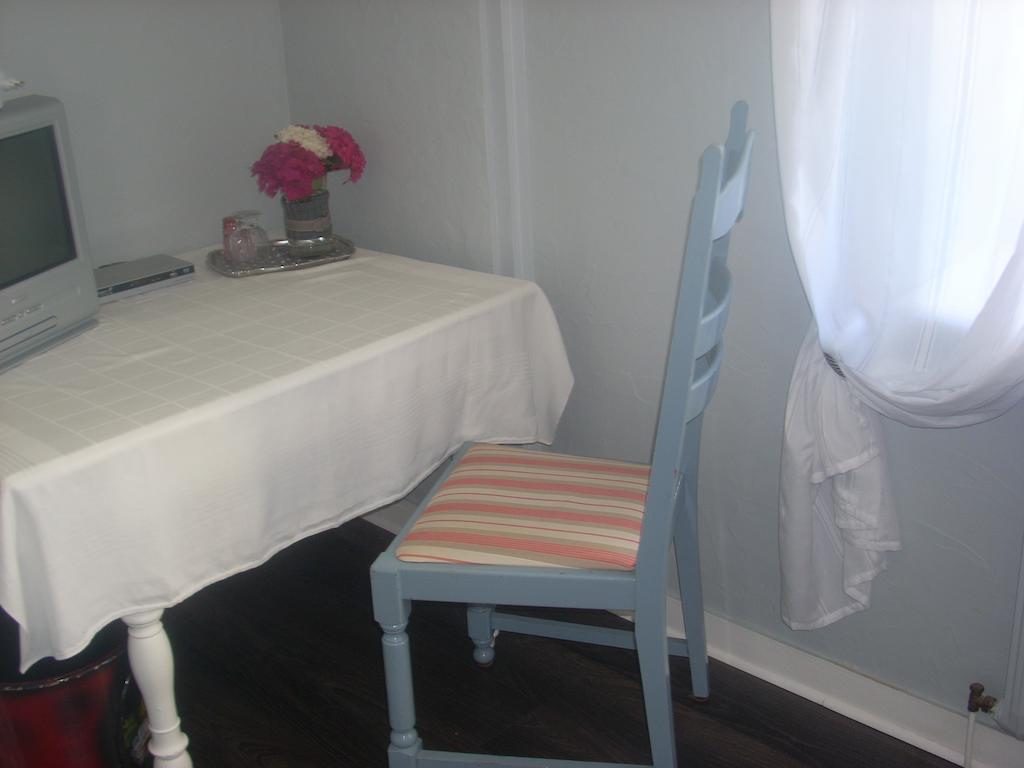 Chambres D'Hotes Kergollay Lanhouarneau Bilik gambar